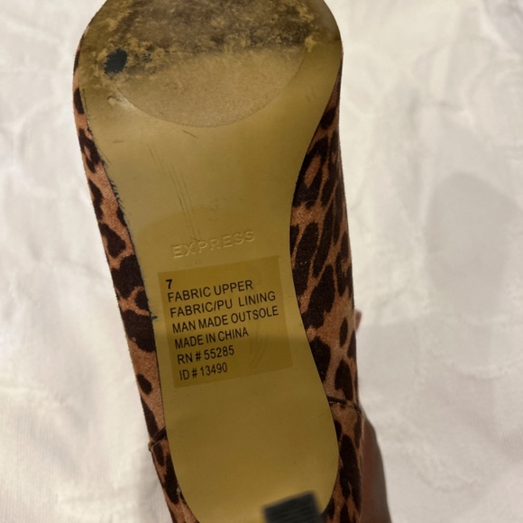 Boots - Picture 4 of 6